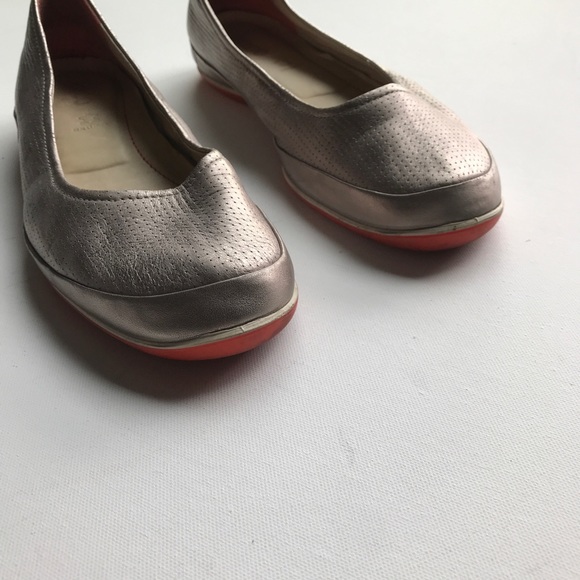 ecco Metallic Silver Flats Loafers Comfort Shoes - Picture 3 of 6